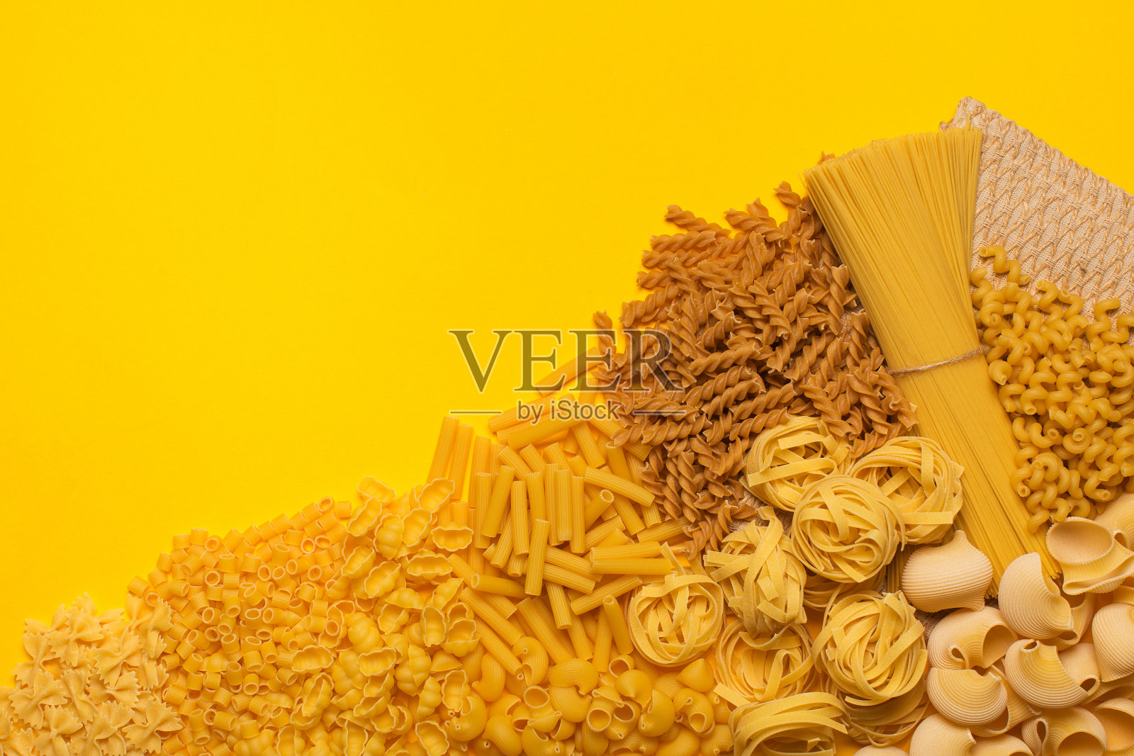 各种各样的生意大利面照片摄影图片
