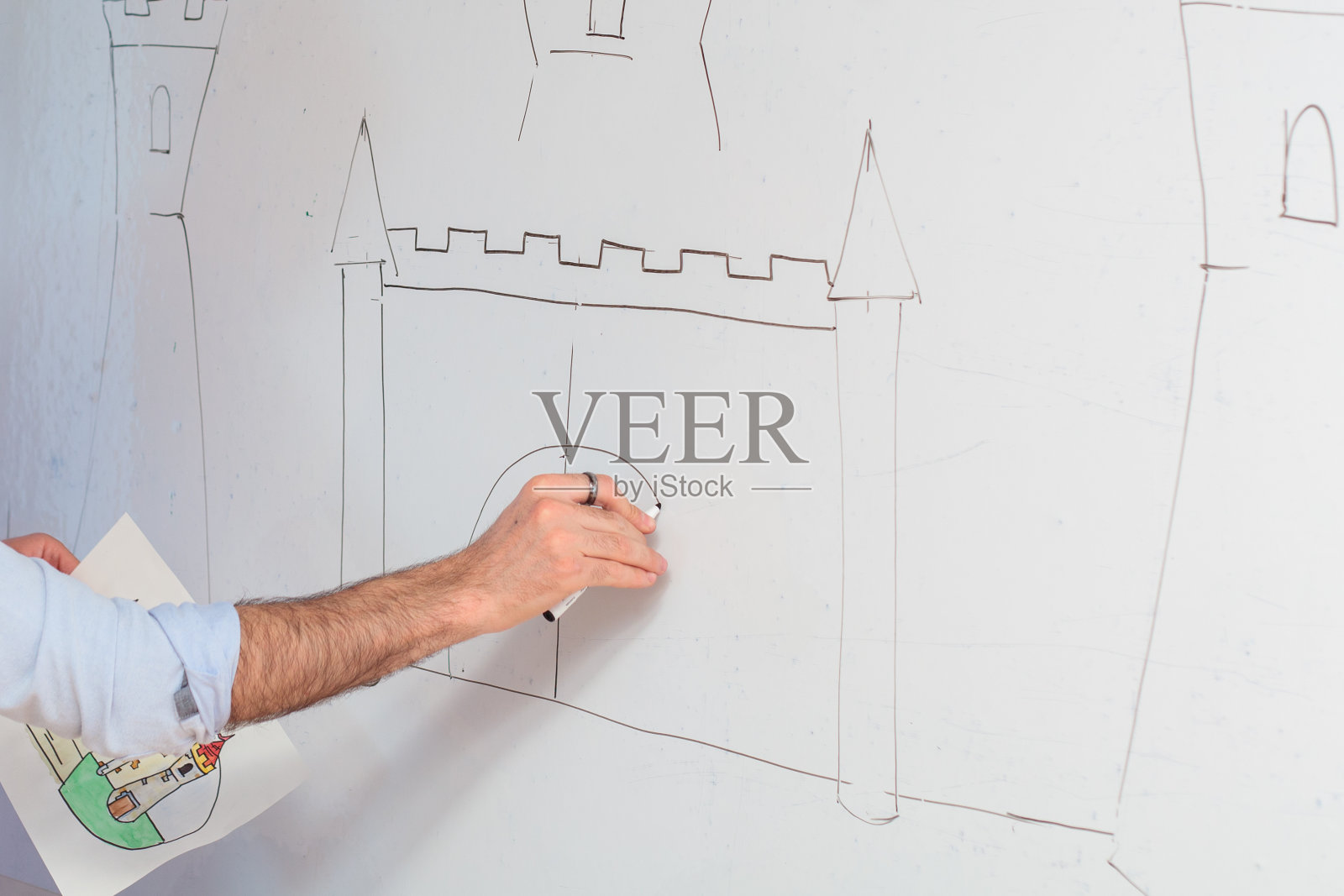 儿童水仙花太阳绘画课照片摄影图片