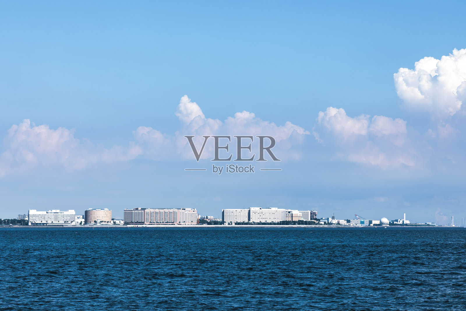 从海边公园看到浦康一侧的海岸2照片摄影图片