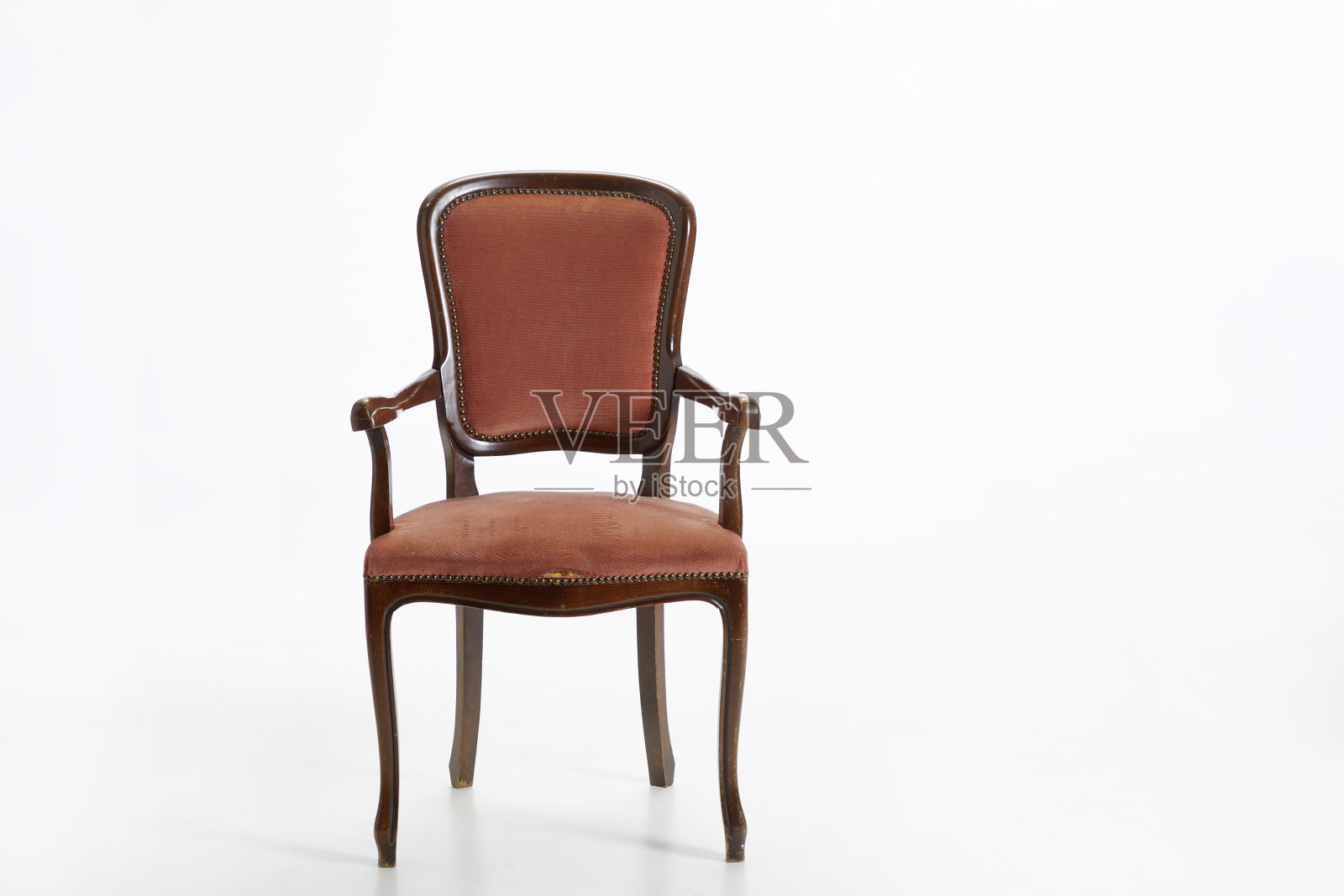 老式扶手椅，正面视图照片摄影图片