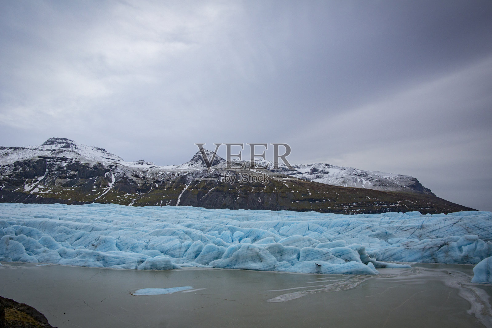 冰岛冬季的冰川景观照片摄影图片
