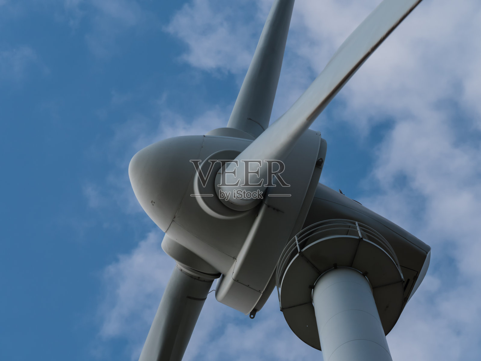 风力涡轮机的转子叶片和疤痕照片摄影图片