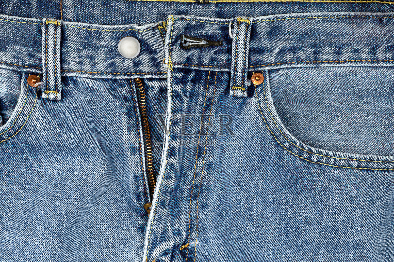 未拉上拉链的蓝色牛仔裤照片摄影图片