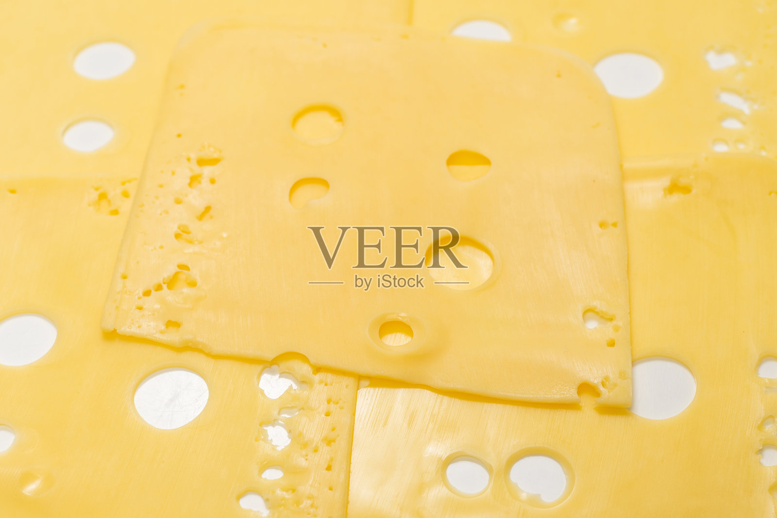 奶酪片孤立在白色背景。照片摄影图片