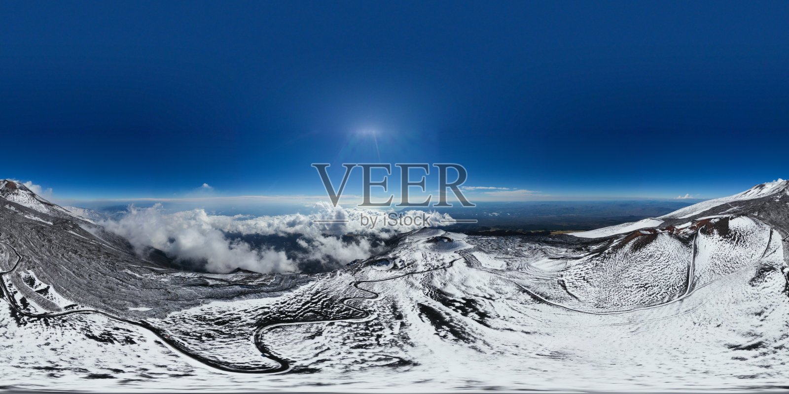 埃特纳山雪山的鸟瞰图。意大利西西里岛屿照片摄影图片