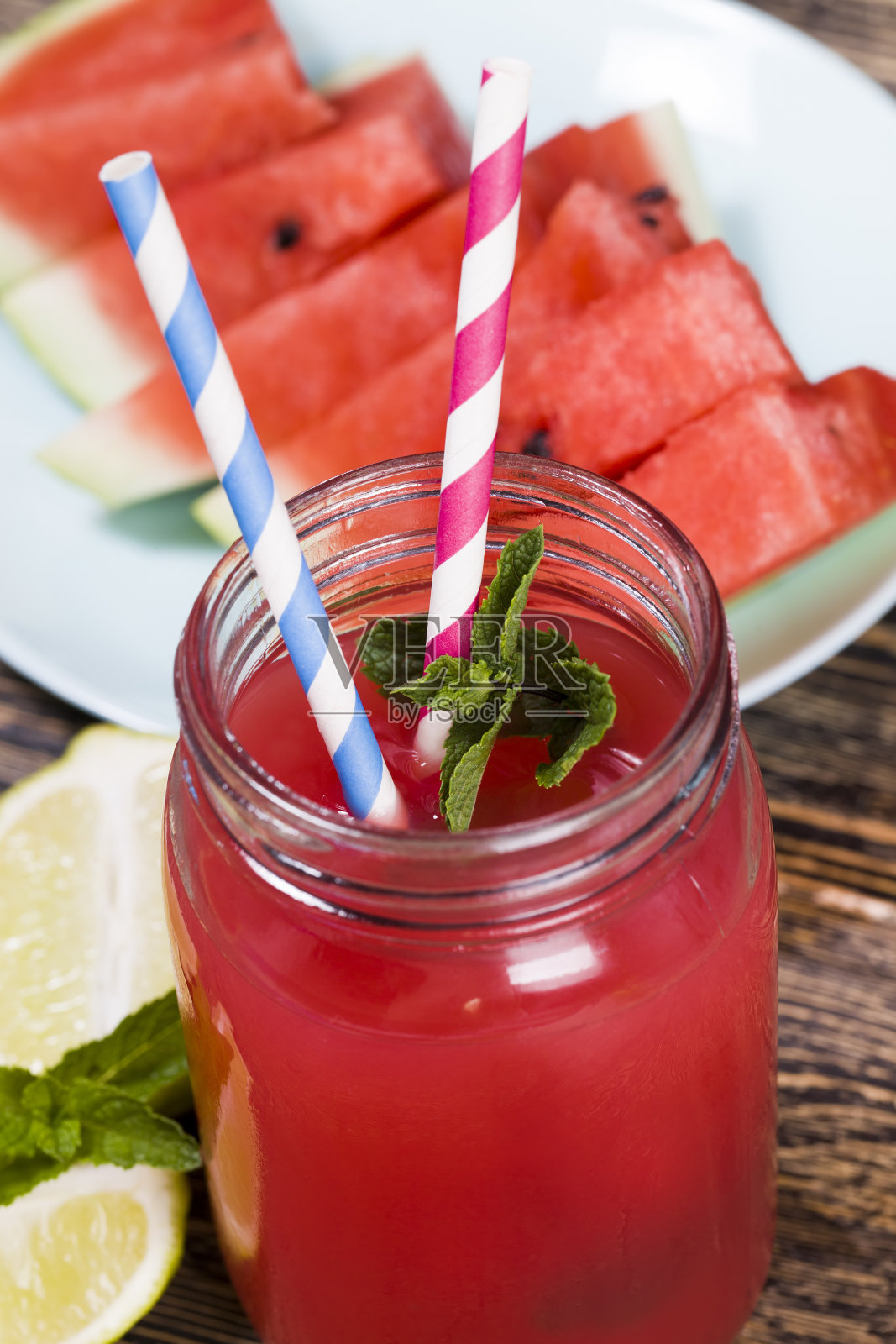 美味的西瓜汁从红西瓜浆果照片摄影图片