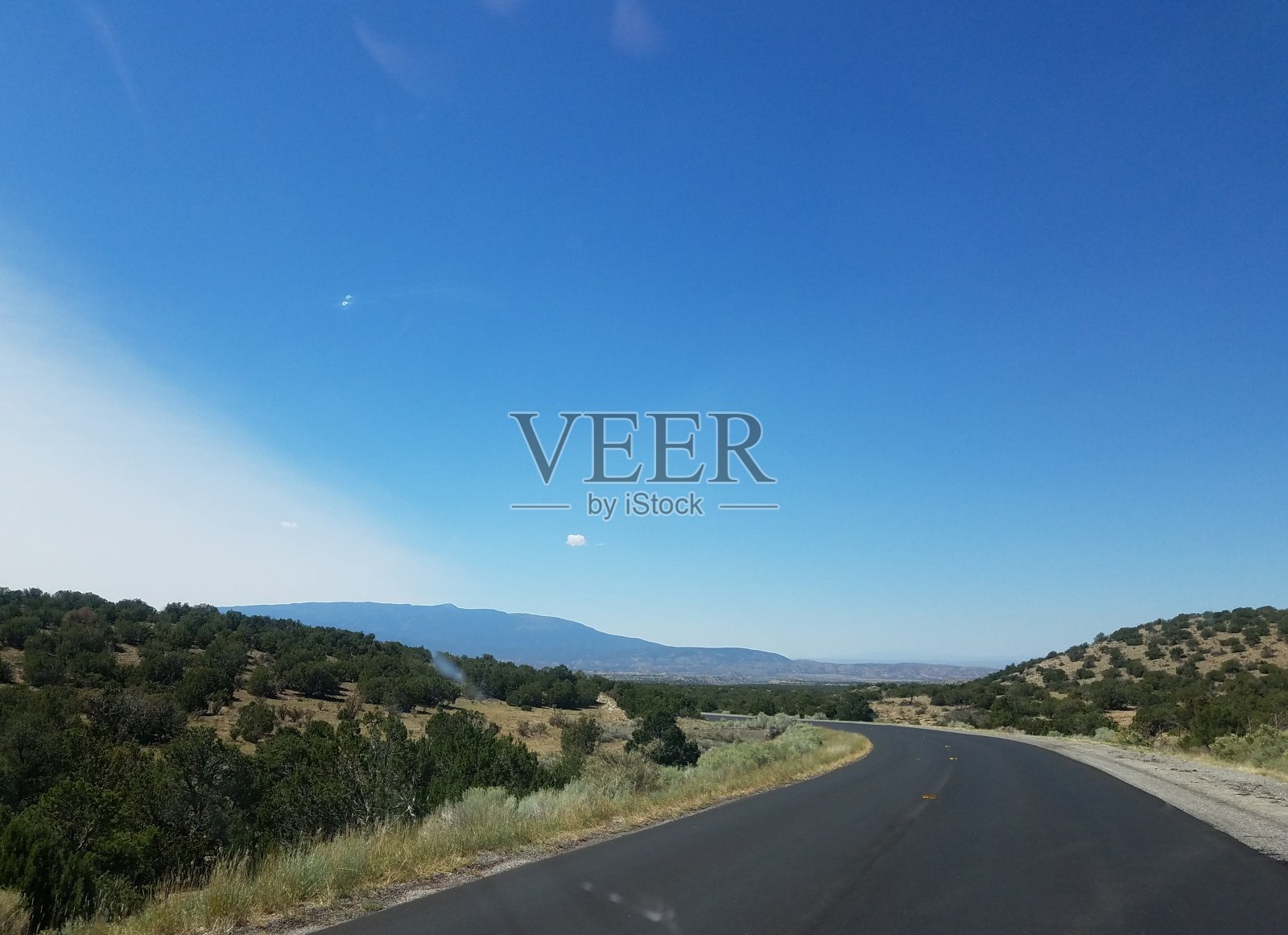 桑迪亚山脉有奇怪的云照片摄影图片