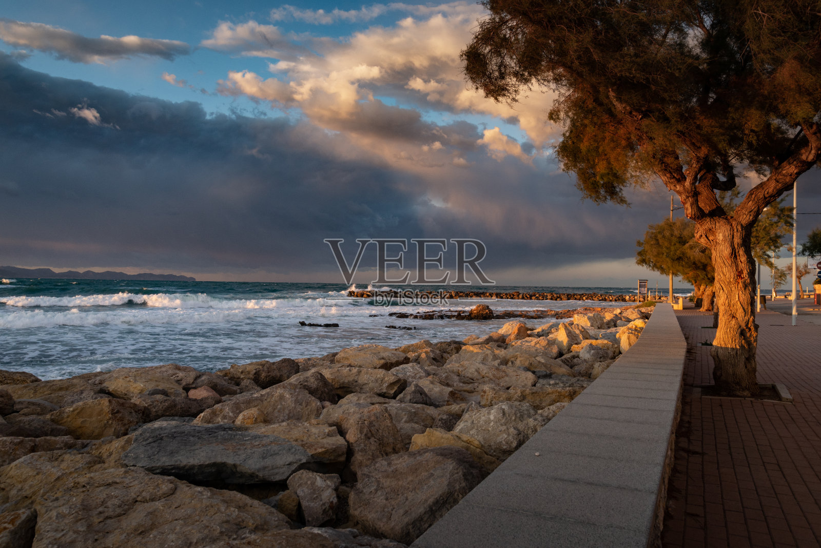 马略卡岛巴利阿里群岛圣培雷科洛尼亚滨海广场照片摄影图片