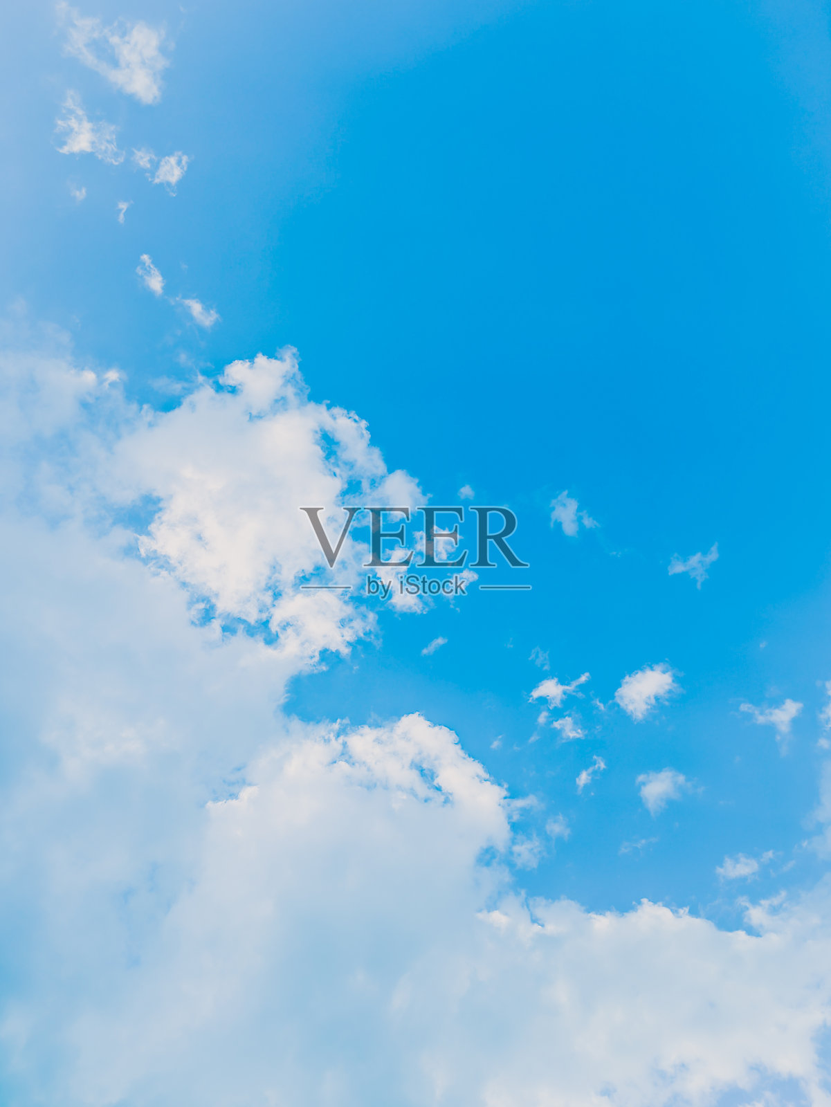 晴空万里，蓝天白云照片摄影图片