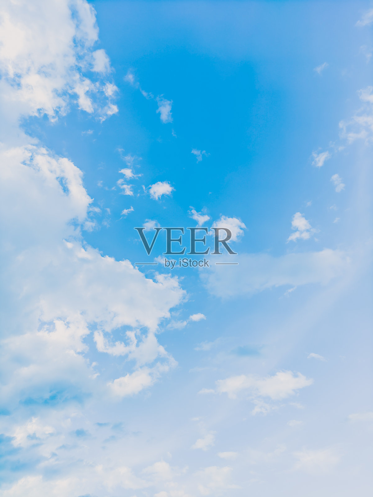 晴空万里，蓝天白云照片摄影图片