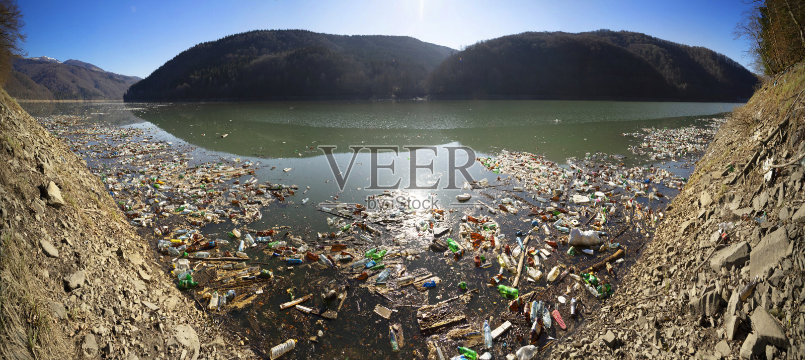 一片塑料垃圾的海洋照片摄影图片