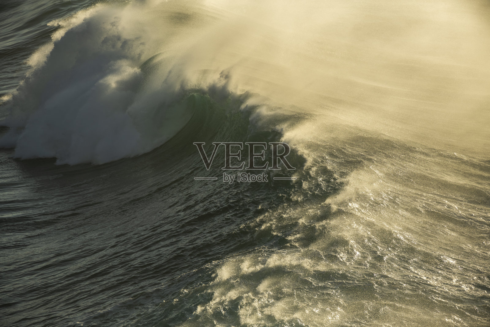巨大的海浪照片摄影图片