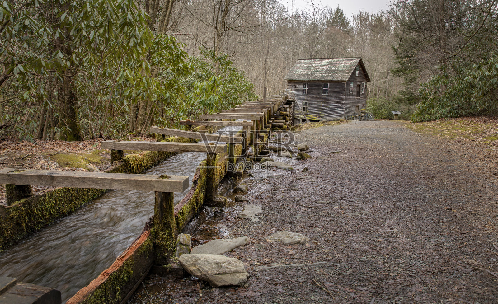 磨坊的水槽照片摄影图片