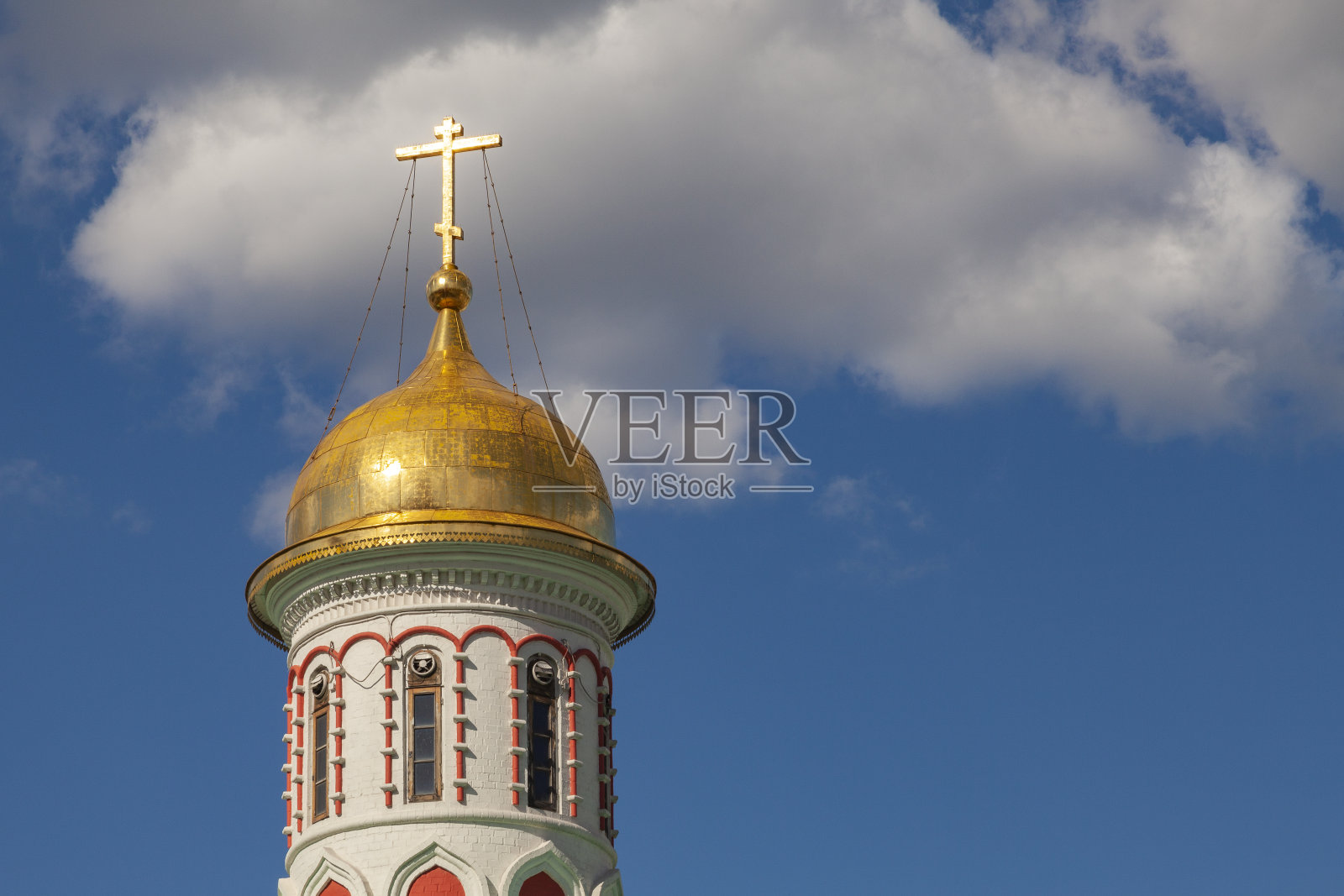 莫斯科红场上喀山教堂的镀金圆顶照片摄影图片