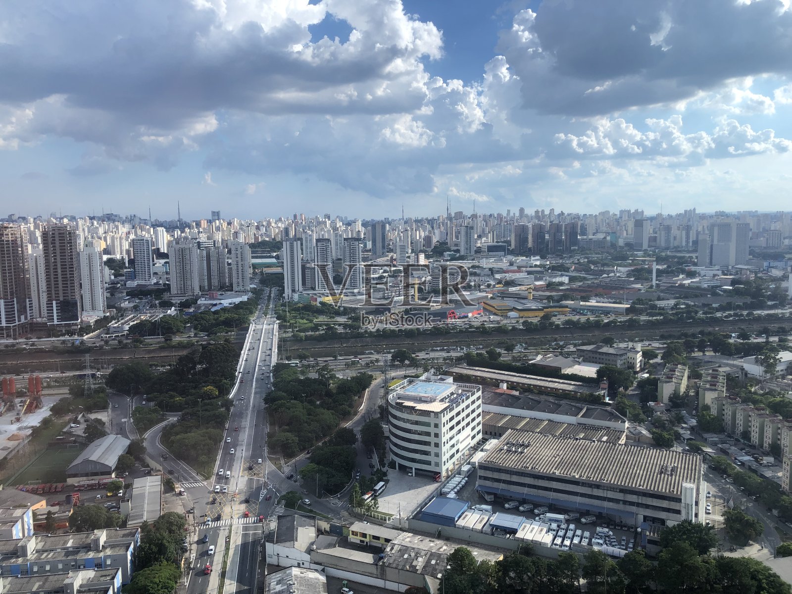 一个大城市的鸟瞰图照片摄影图片