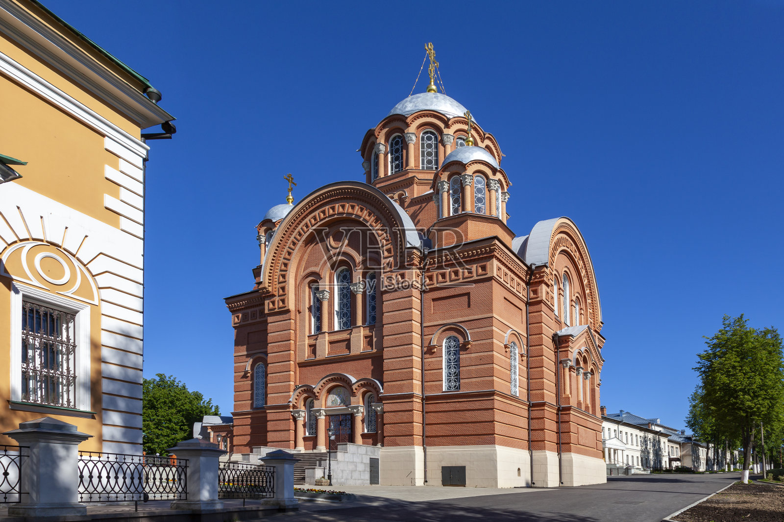 主任stavropegic做出修道院。Khotkovo的Radonezh的St. Sergius父母的坟墓照片摄影图片