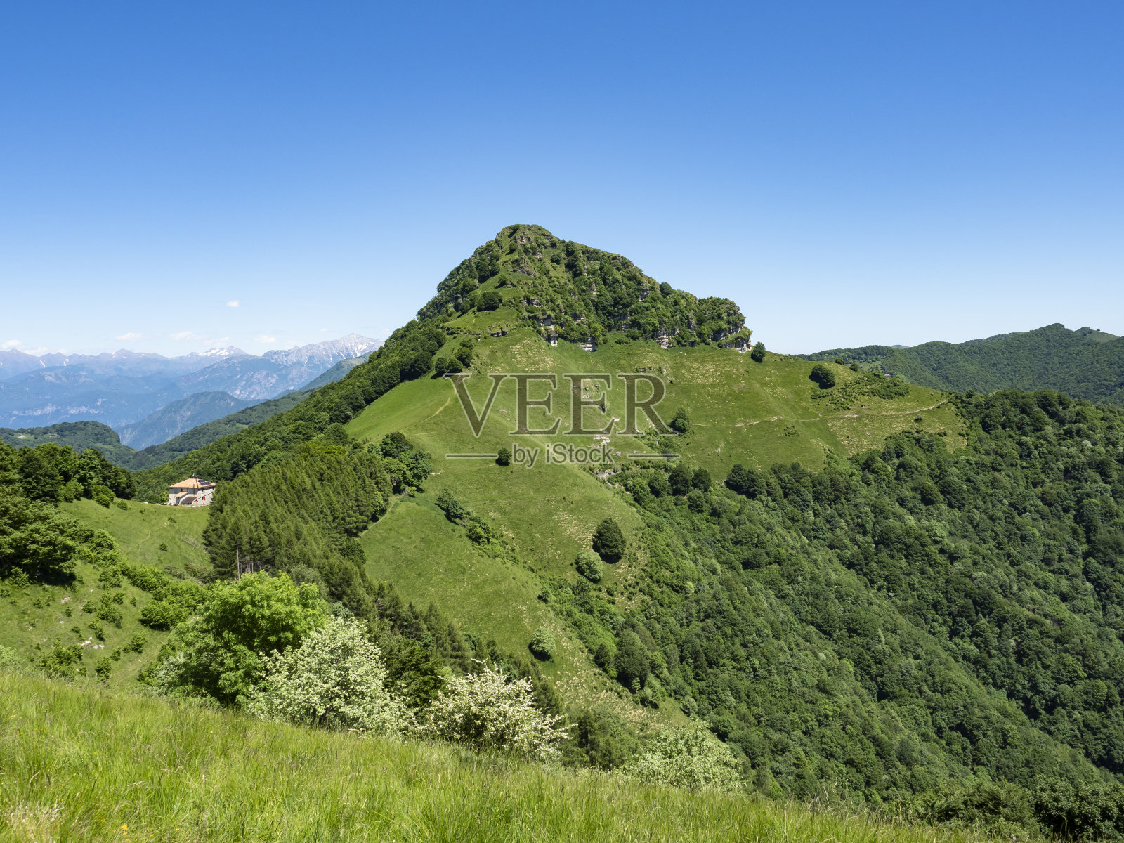 意大利阿尔卑斯山萨索戈登那山的景色照片摄影图片