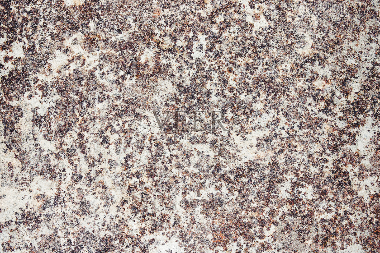 挠金属质感。油漆剥落的背景。白色生锈的拉丝铁皮。了钢模式。照片摄影图片