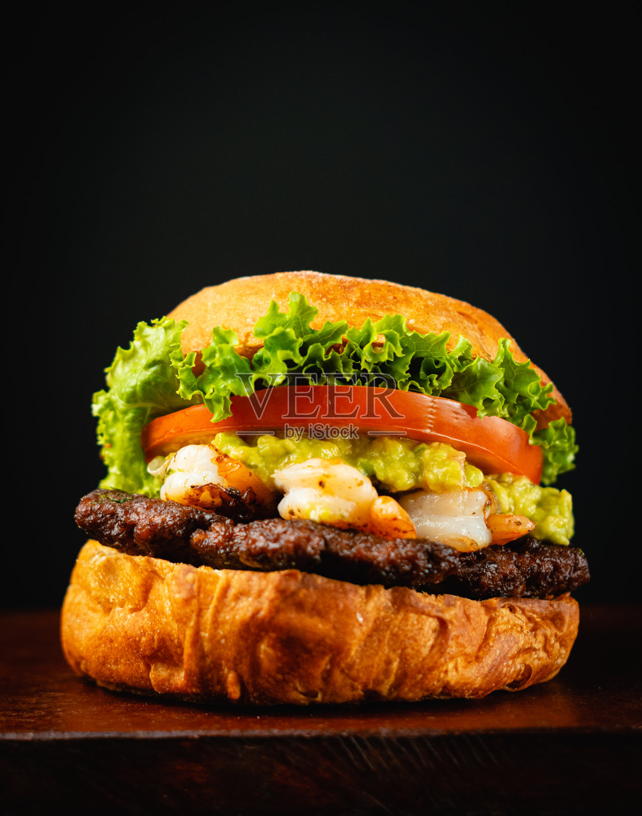 自制有机虾手工汉堡照片摄影图片