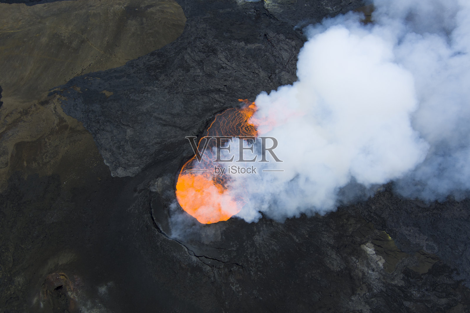 Grindavík，冰岛活火山火山口熔岩照片摄影图片