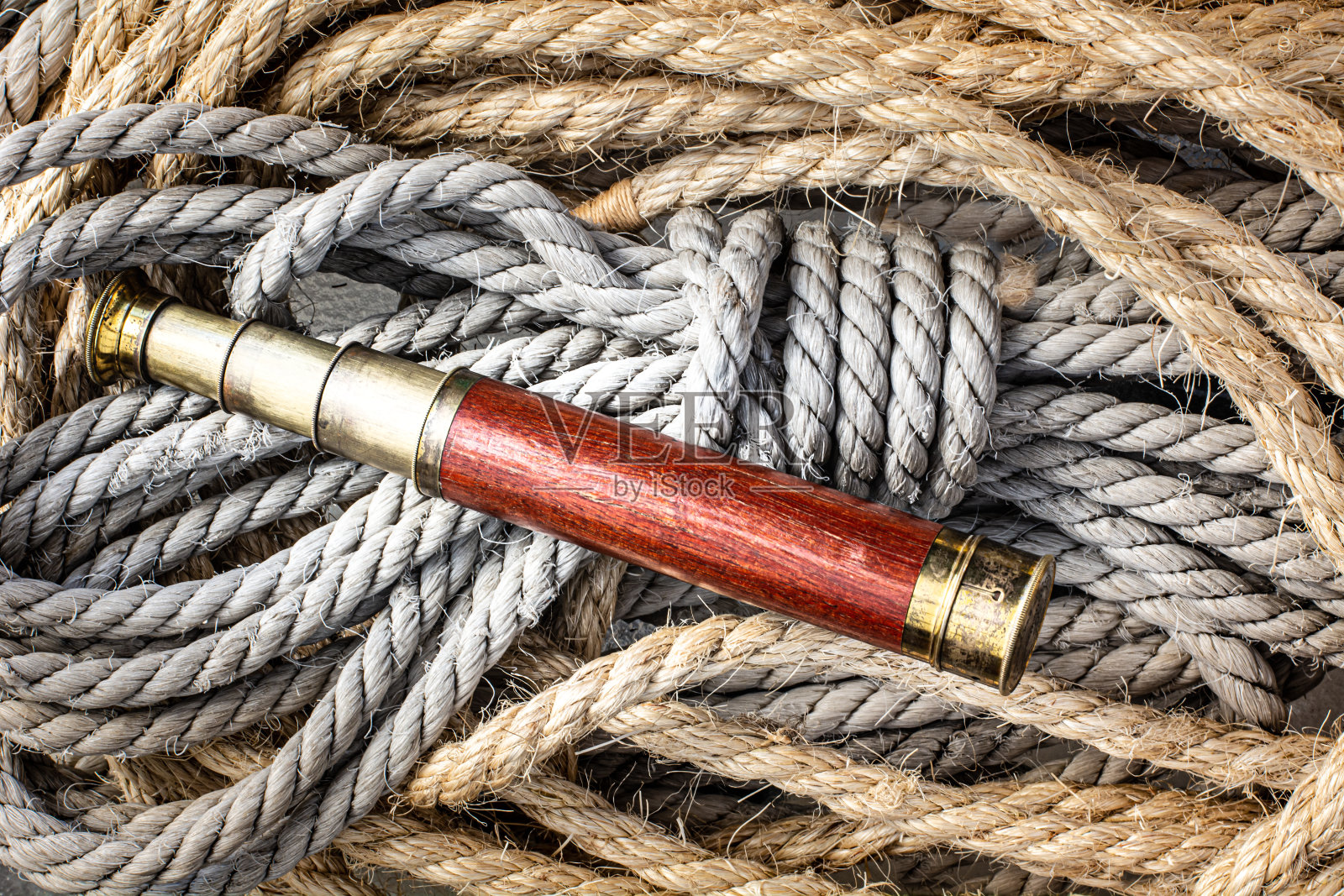 老式航海望远镜绳照片摄影图片