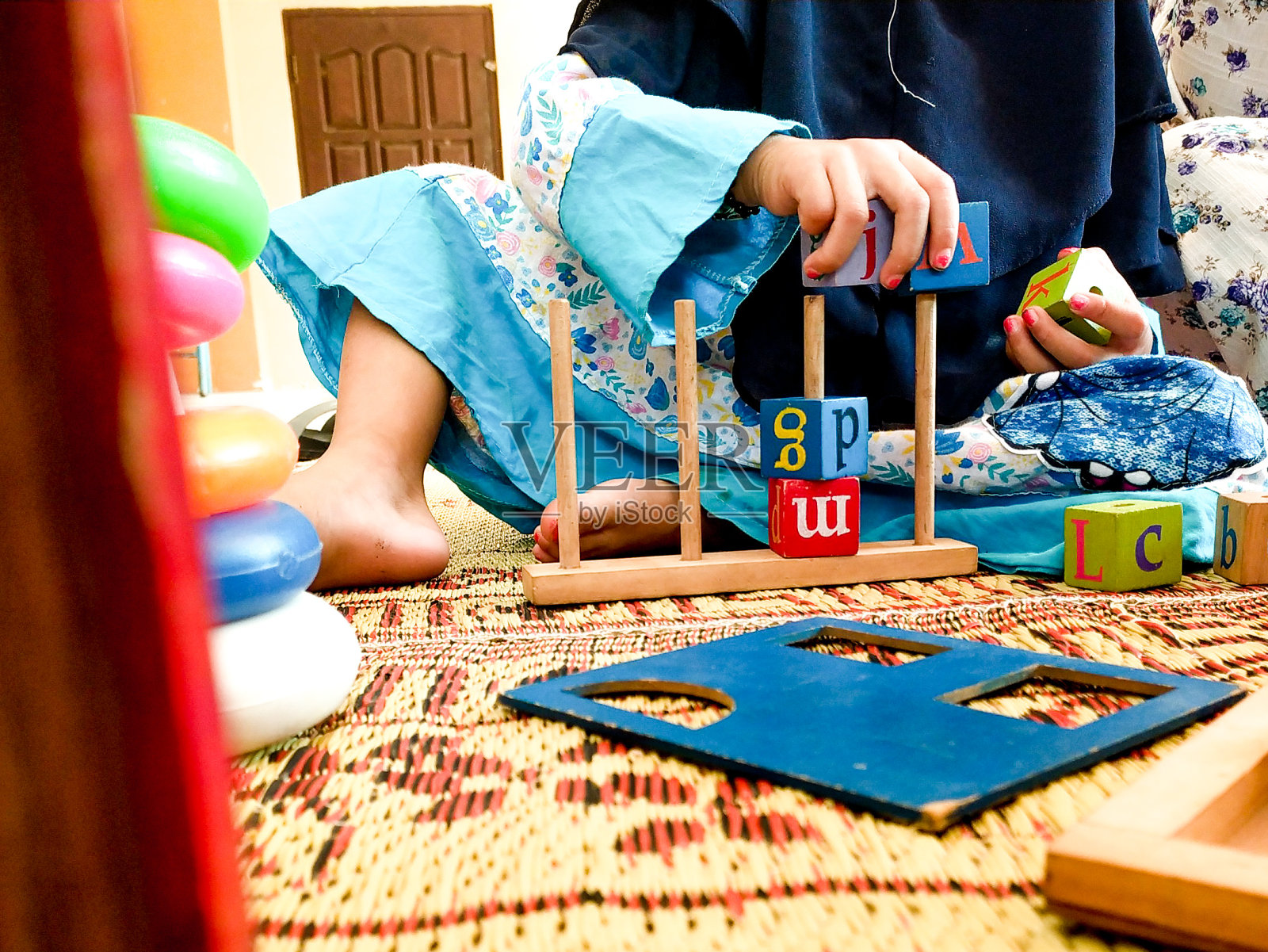在家里玩照片摄影图片