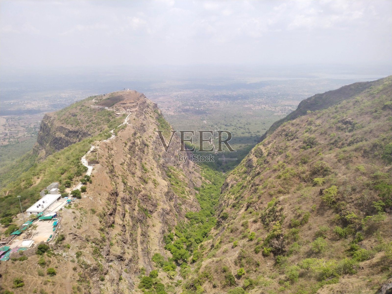 森林和山照片摄影图片