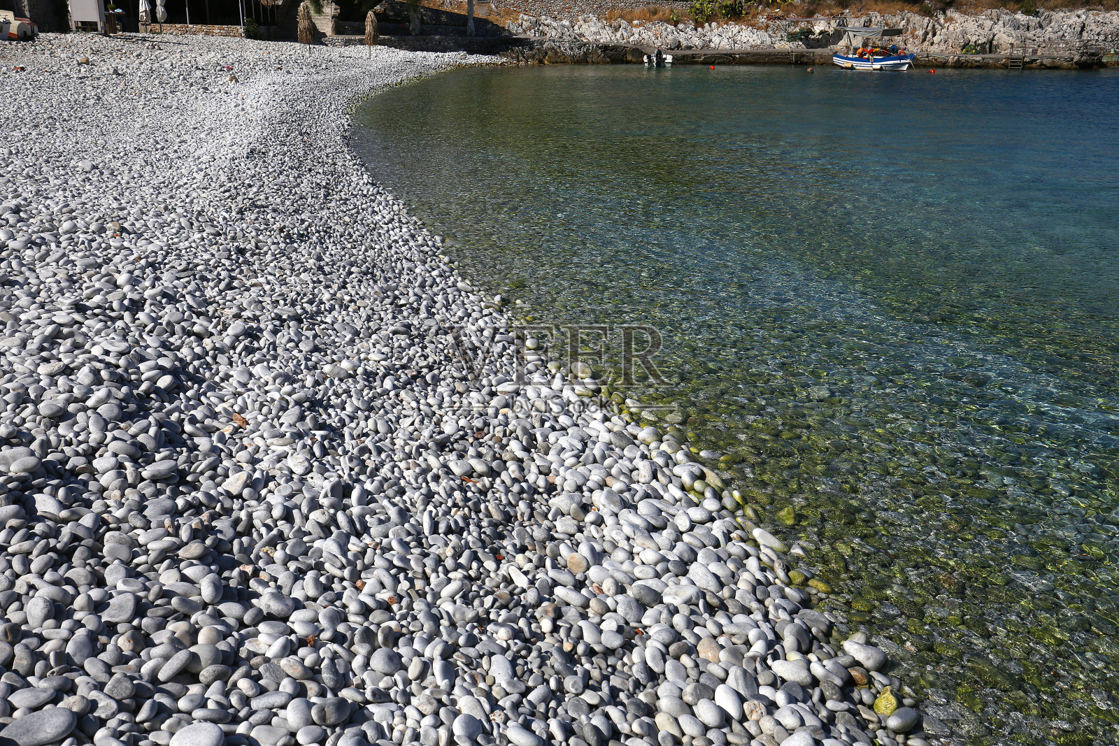 希腊伯罗奔尼撒半岛Kokkala村的卵石海滩照片摄影图片