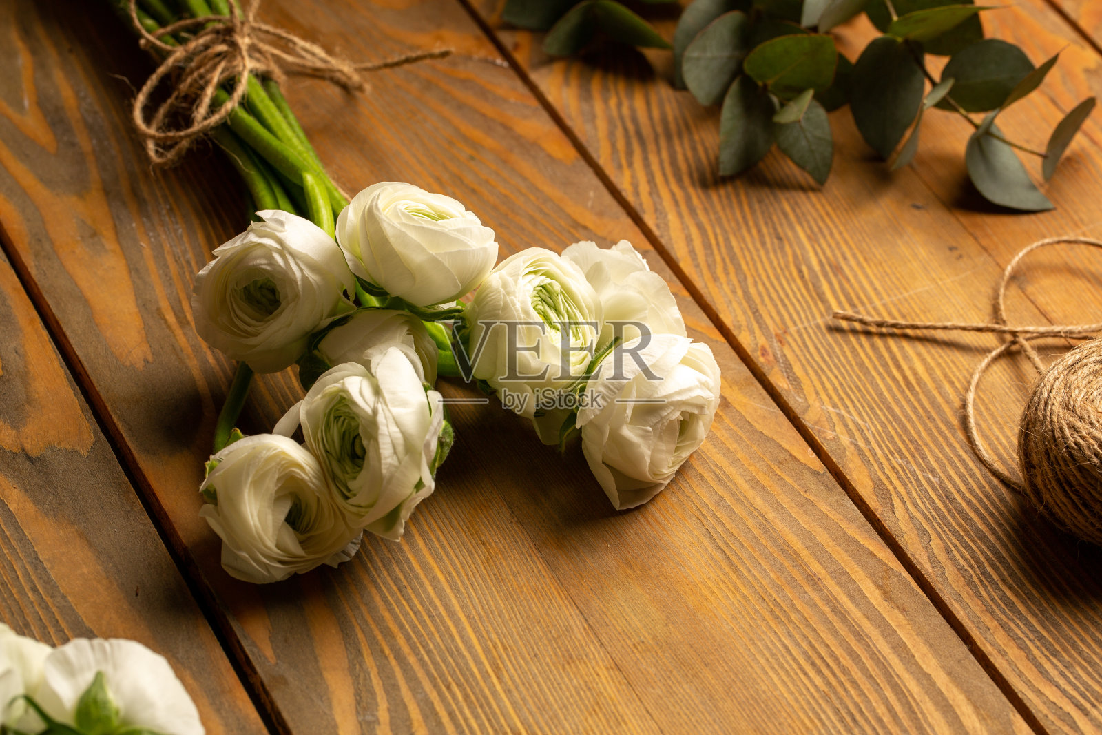 用白毛茛制作花束照片摄影图片