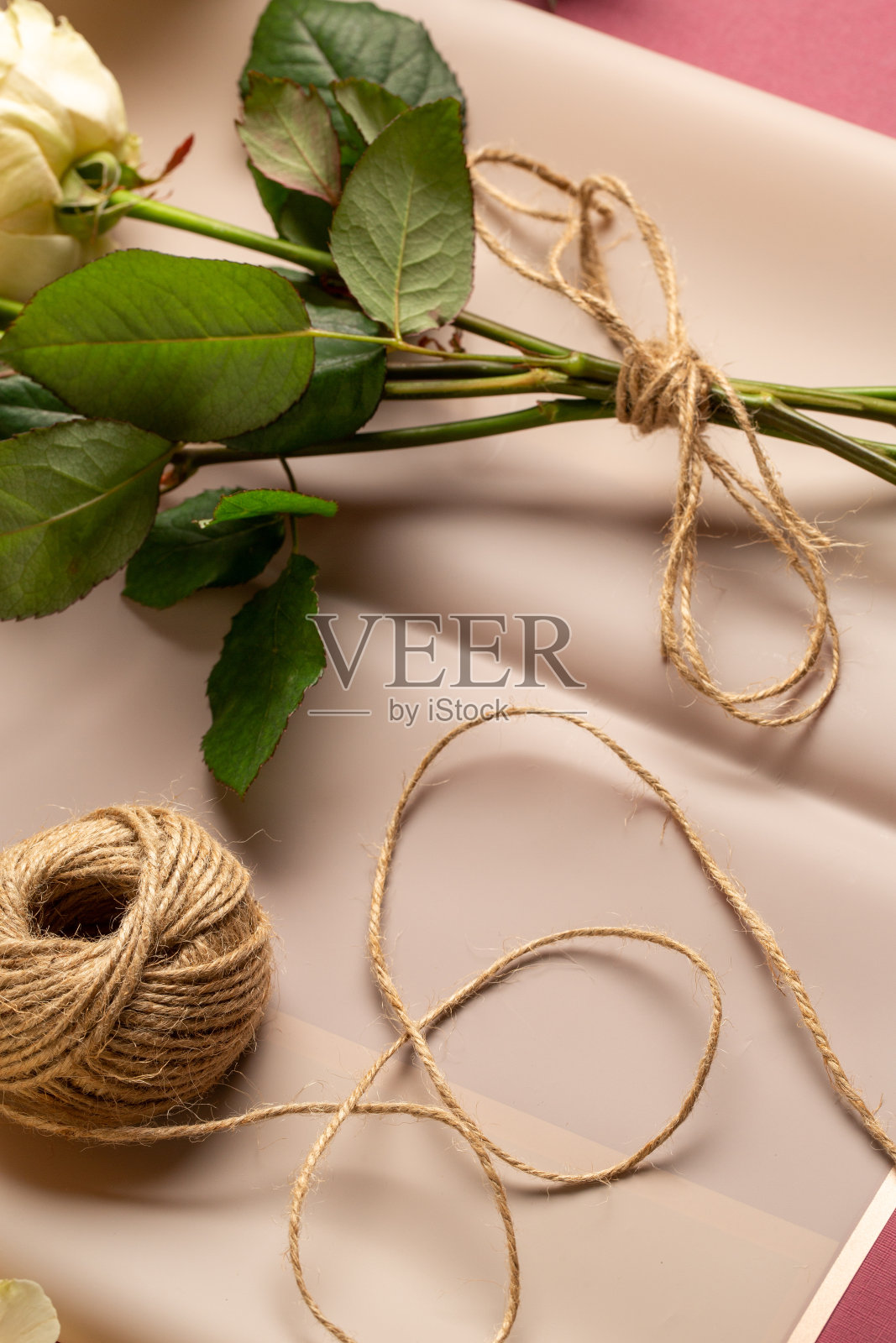 用白毛茛制作花束照片摄影图片