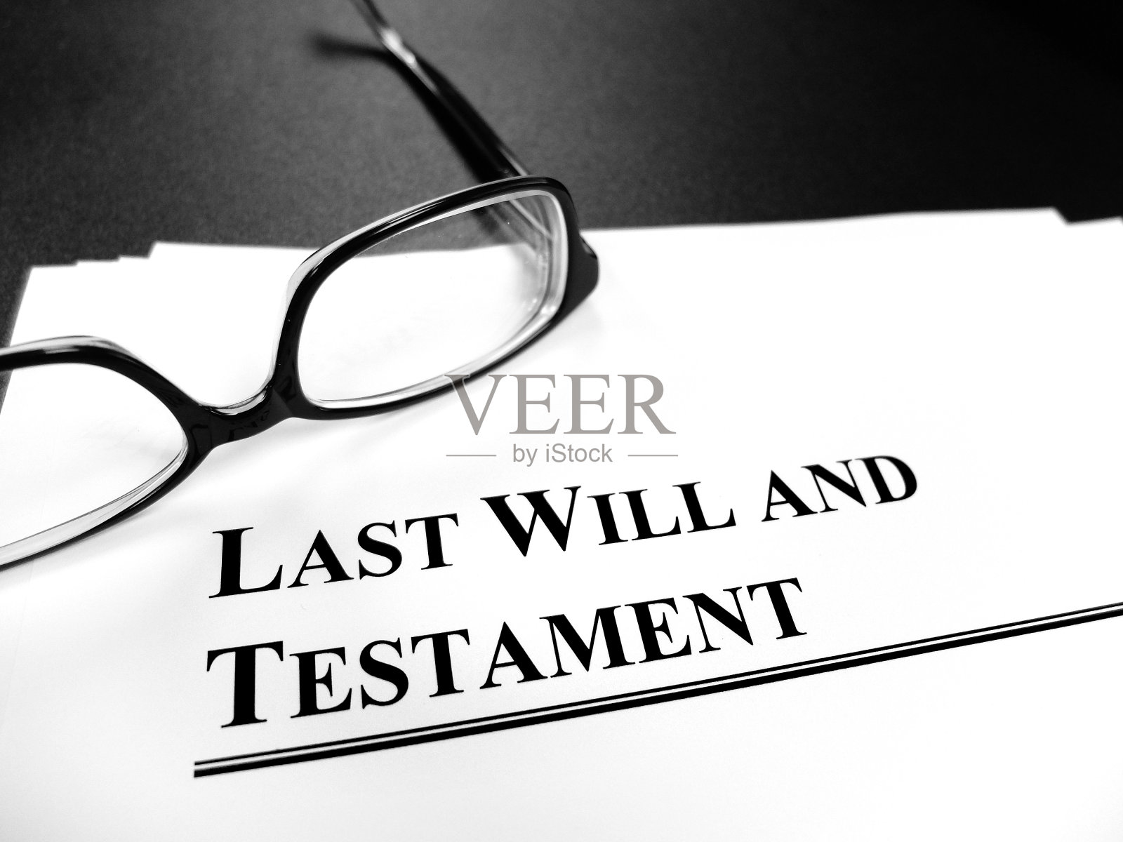 最后遗嘱和遗产规划文件的遗嘱认证和眼镜照片摄影图片