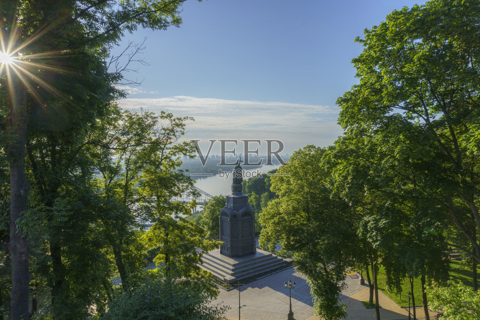 圣弗拉基米尔纪念碑照片摄影图片