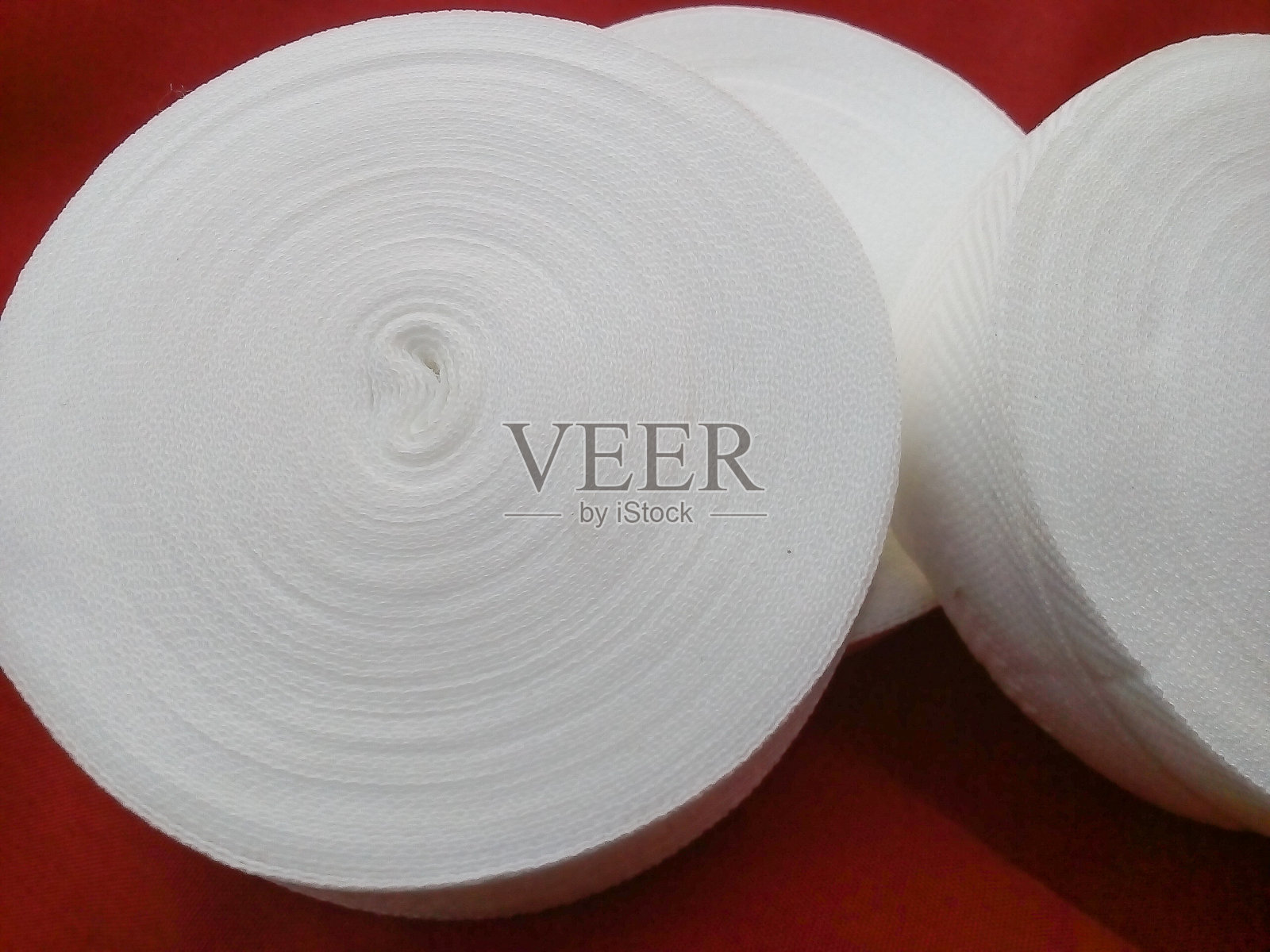 白丝带卷照片摄影图片