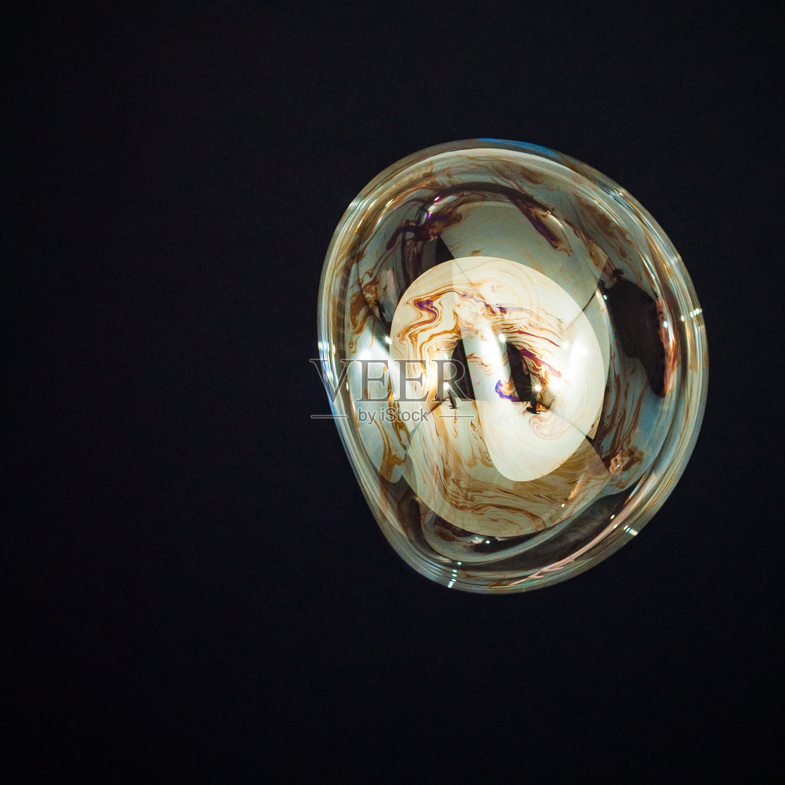 五彩缤纷的肥皂泡照片摄影图片