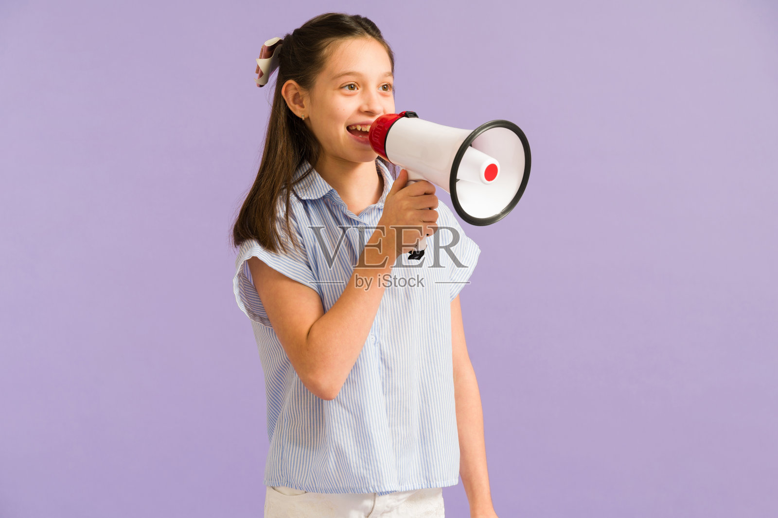 美丽的少女宣布好消息照片摄影图片