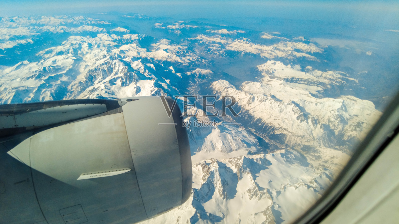法国阿尔卑斯山的空中风景照片摄影图片