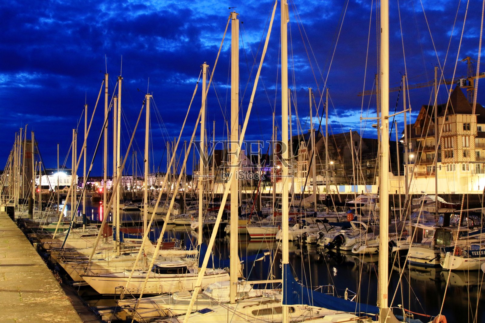 多维尔的桅杆森林照片摄影图片