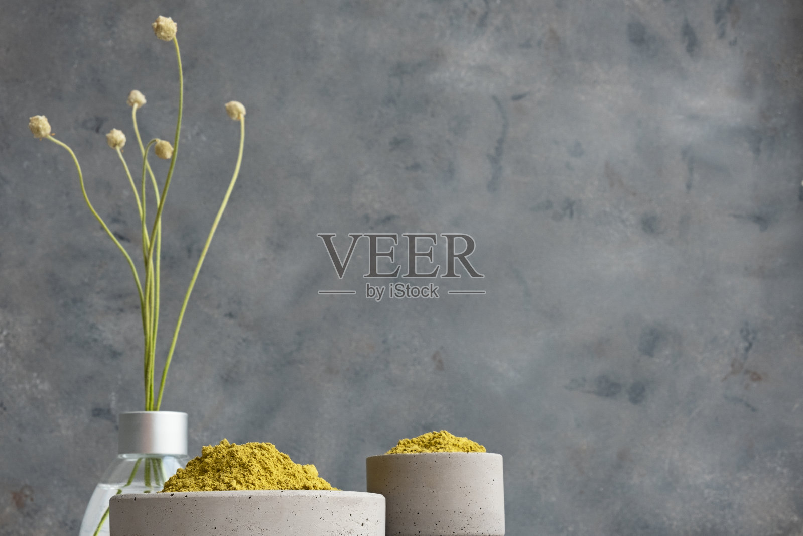 生指甲花粉，用于天然发、眉染色照片摄影图片