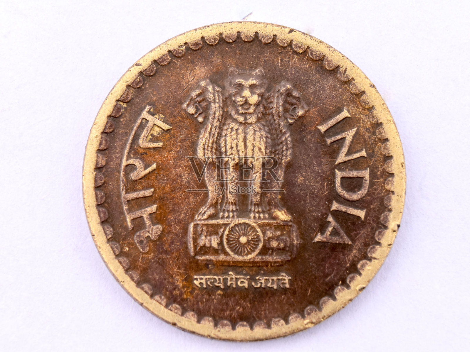 近距离的印度5卢比硬币孤立的白色背景照片摄影图片