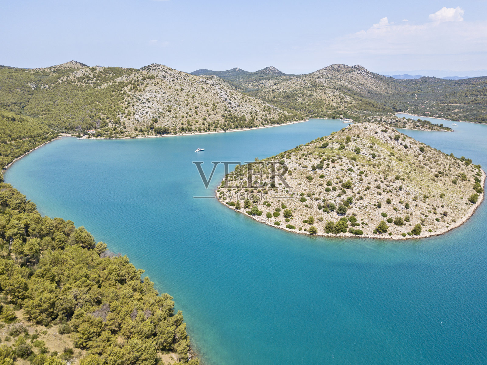 克罗地亚扎达尔市前的Dugi Otok岛鸟瞰图照片摄影图片