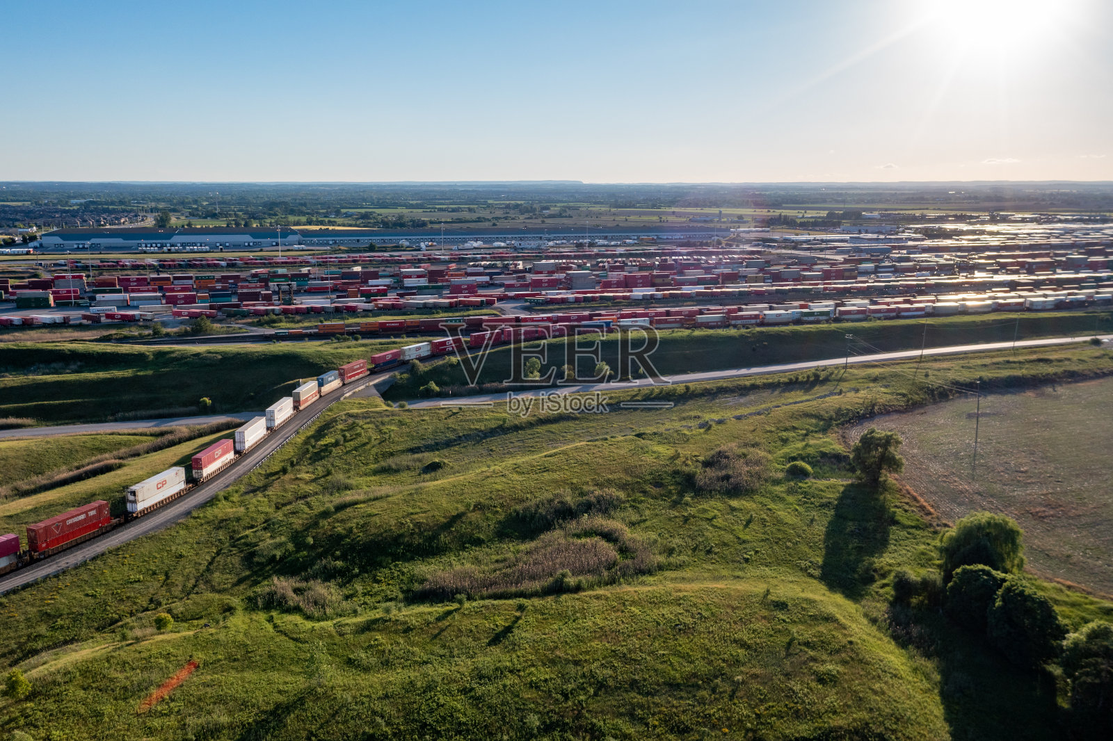 加拿大太平洋铁路沃恩多式联运终端在克莱因堡，安大略省，加拿大照片摄影图片