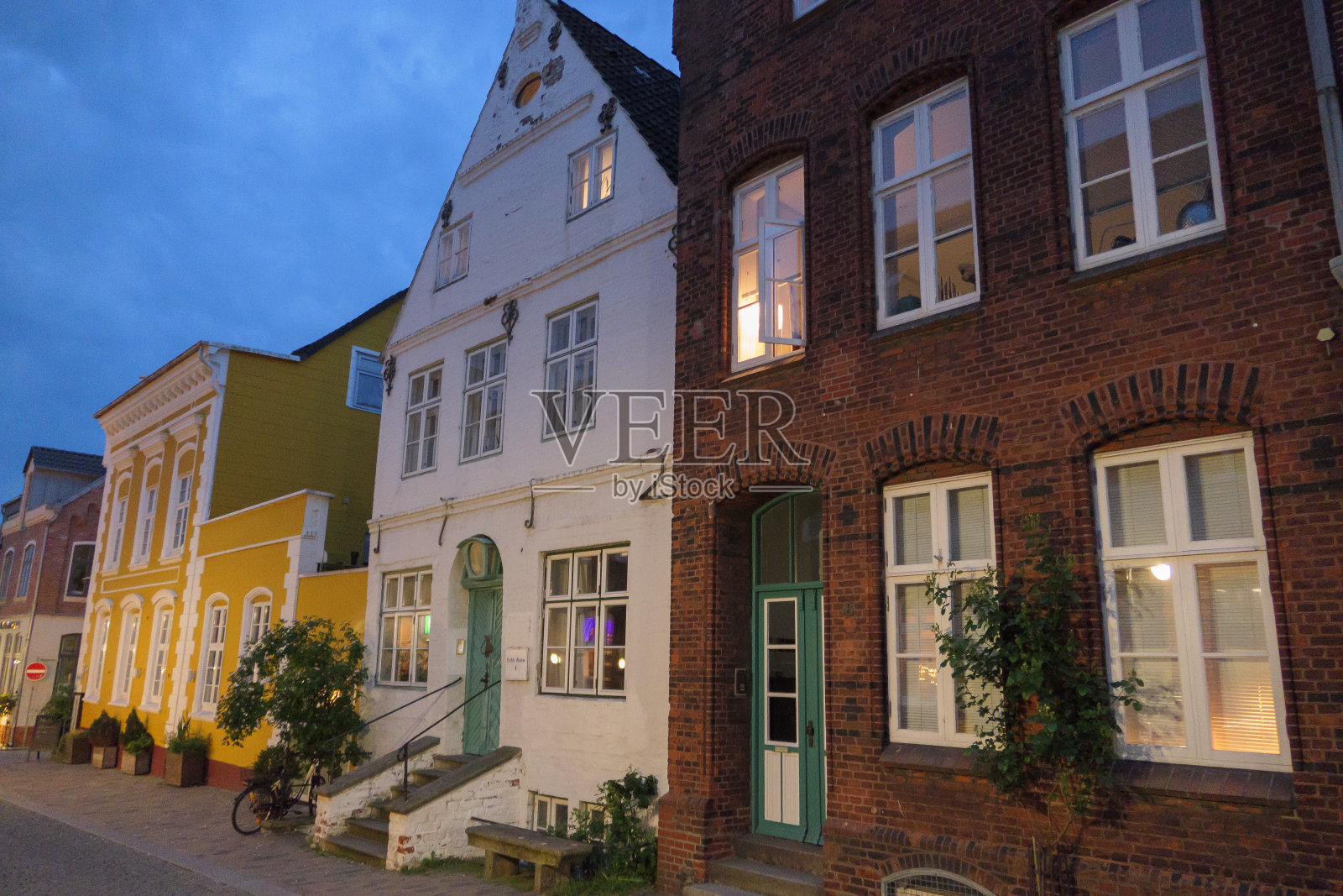 德国胡苏姆市的夏夜照片摄影图片