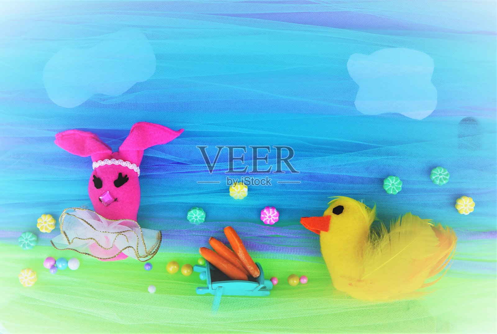 穿着芭蕾舞裙的兔子和小鸡，复活节留白插画图片素材