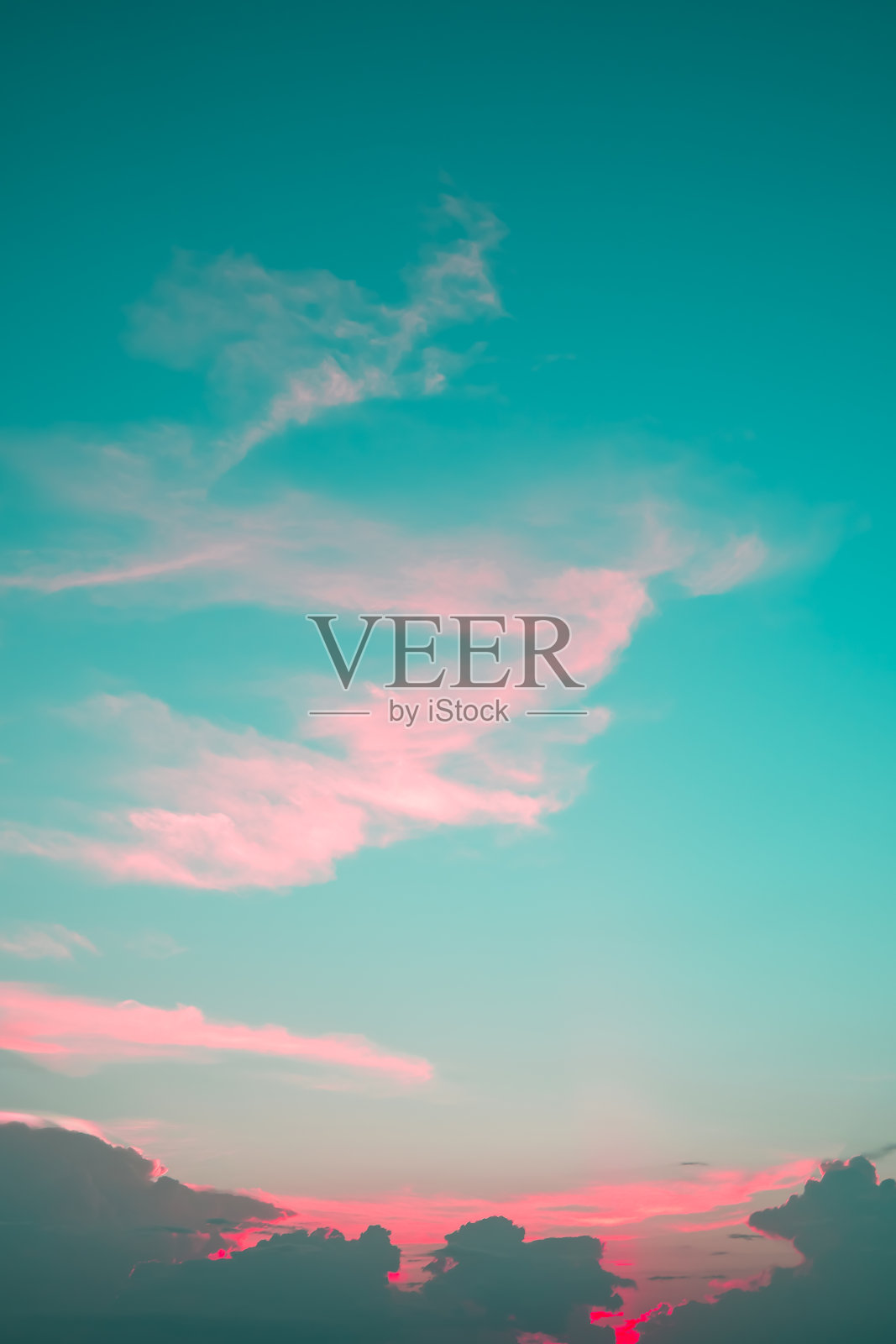 云天空粉彩抽象蓝色和粉色渐变模糊。照片摄影图片