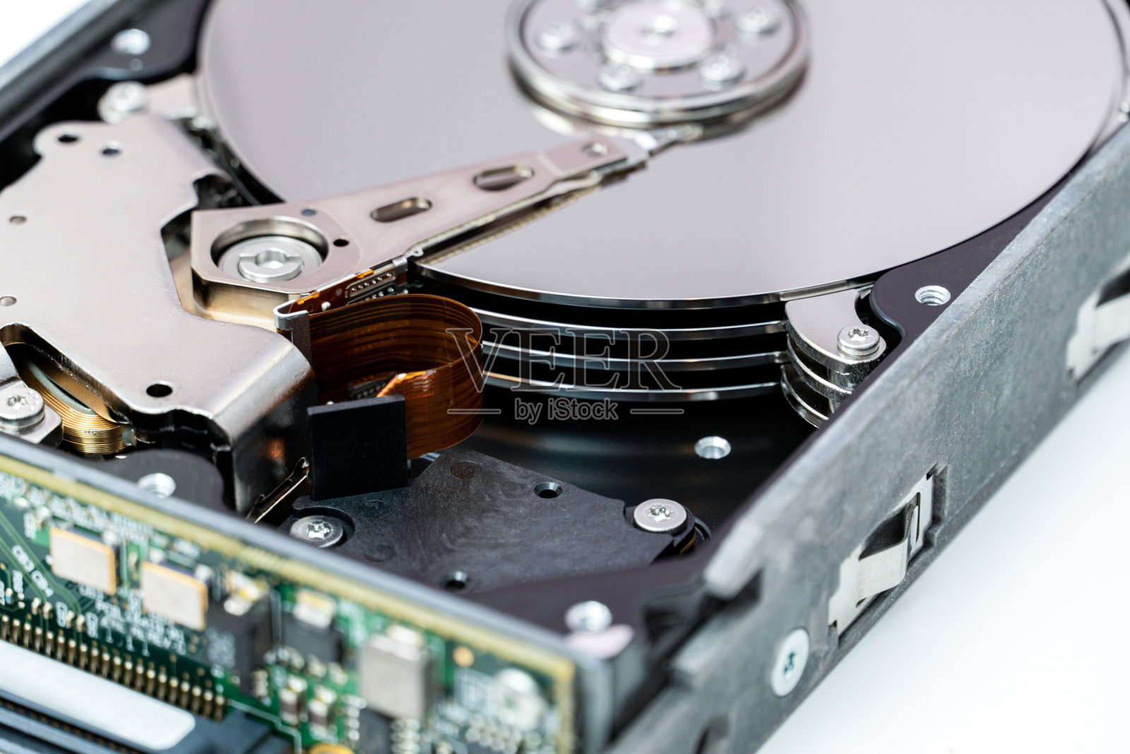 打开硬盘驱动器关闭。硬盘修复，信息恢复服务。照片摄影图片