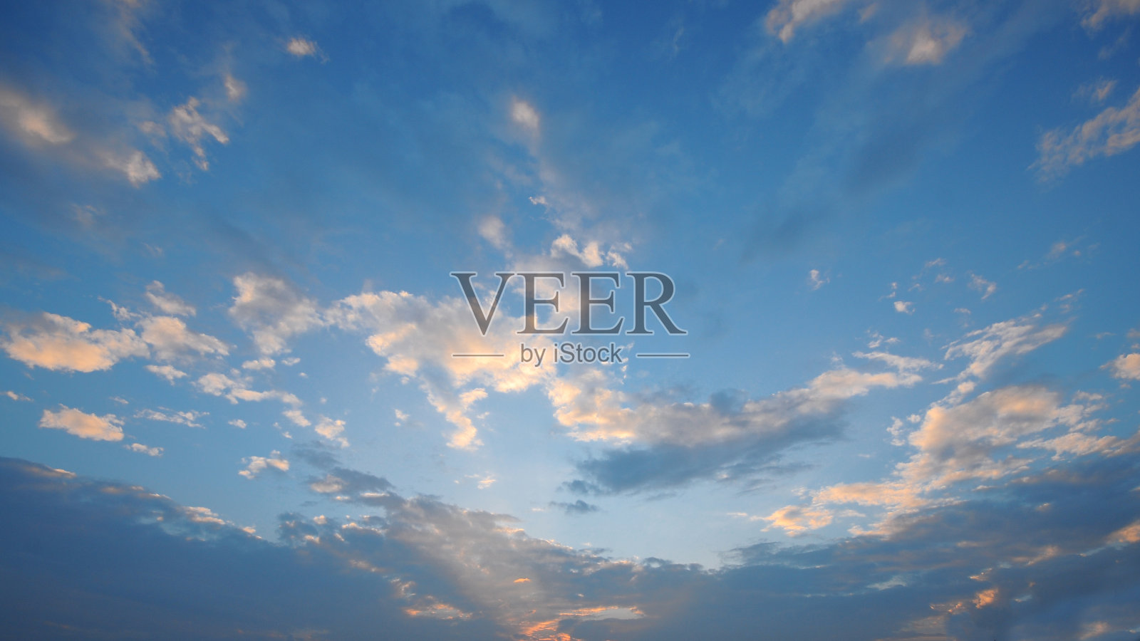 美丽的云与蓝天景观照片摄影图片