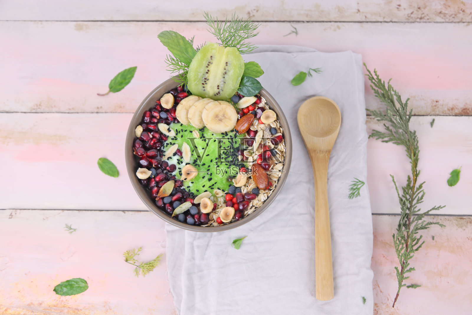 自制有机水果酸奶照片摄影图片