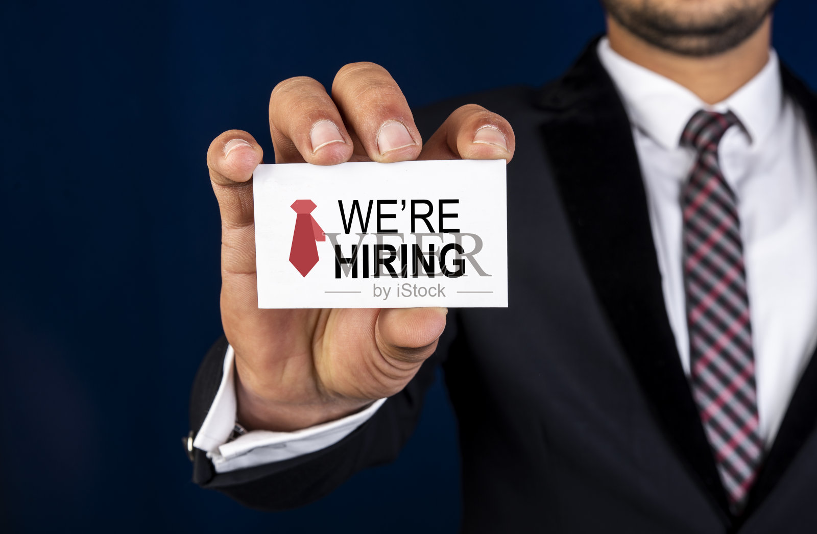 专业持有我们的人力资源和职业概念招聘标志照片摄影图片