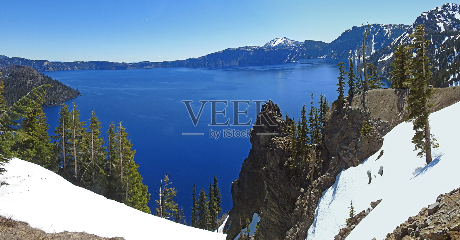 自然奇观-火山-火山口湖在俄勒冈州-美国照片摄影图片