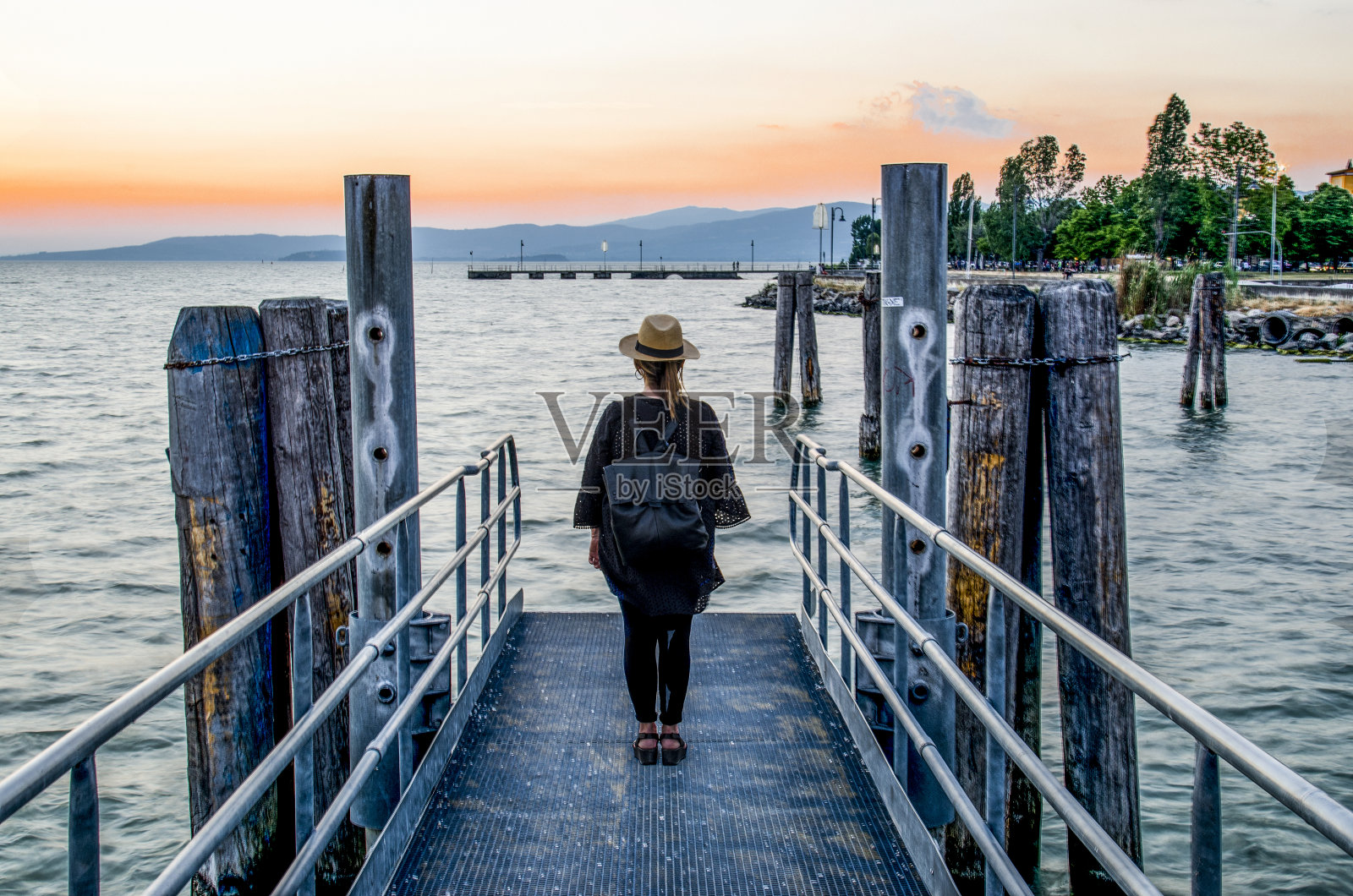 特拉西梅诺湖，圣费利西亚诺照片摄影图片